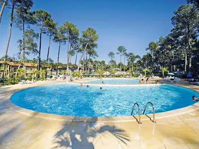 Piscine de l'établissement Apartment l'Allée des Dunes-9 by Interhome ou située à proximité