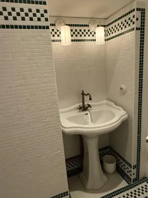Salle de bains dans l'établissement Chateau d'Estrac
