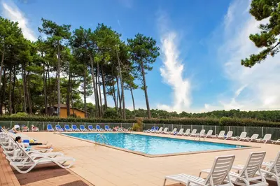 Piscine de l'établissement SOWELL Family Pignada Plage ou située à proximité