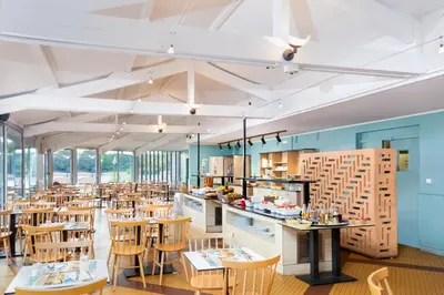 Restaurant ou autre lieu de restauration dans l'établissement SOWELL Family Pignada Plage