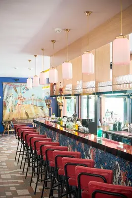 Restaurant ou autre lieu de restauration dans l'établissement La Guitoune