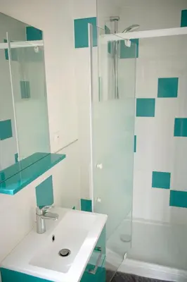 Salle de bains dans l'établissement Maison tout confort 6 personnes à 300m de la plage - Clim & Wifi
