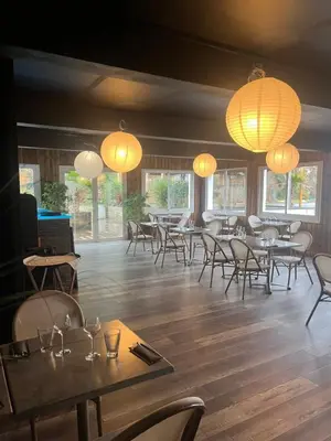 Restaurant ou autre lieu de restauration dans l'établissement The Originals Boutique, Hôtel Lakeside, Biscarrosse , Lac