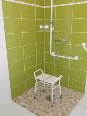 Salle de bains dans l'établissement Les Chambres d'Eugénie