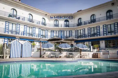 Piscine de l'établissement Hotel Mercedes ou située à proximité