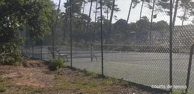 Tennis ou squash au sein de la maison de vacances ou à proximité