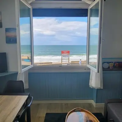 Beach Front Apartment Eljocri
