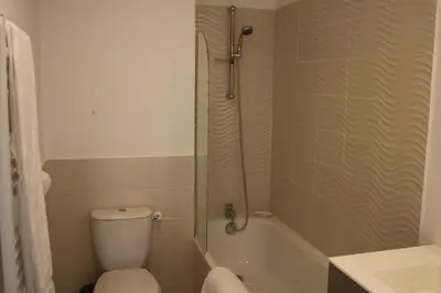 Salle de bains dans l'établissement Les Balcons de L'Ocean