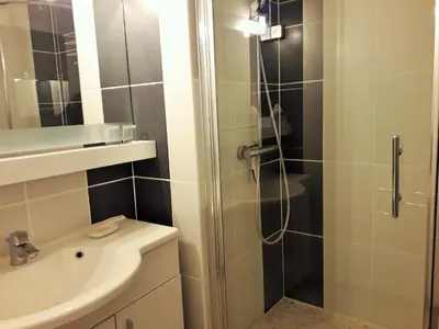 Salle de bains dans l'établissement JARDIN 308 Appartement avec Terrasse et Parking