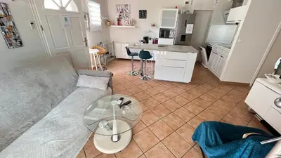 Cuisine ou kitchenette dans l'établissement Villa Soustons Plage à 1,7km,Golf à 900m,Jacuzzi ,wifi,Bbq