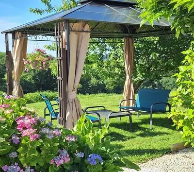 Jardin de l'établissement Gîte Pouton