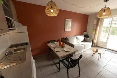 Cuisine ou kitchenette dans l'établissement Lagocéan