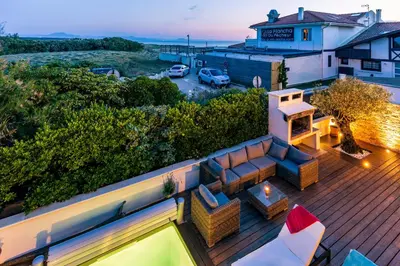 Balcon ou terrasse dans l'établissement Villa Oceana vue exceptionnelle sur l'océan, haut standing, front de mer.