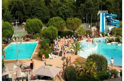 Piscine de l'établissement Pyla Chalet et mobilhom 6 personnes Magda ou située à proximité