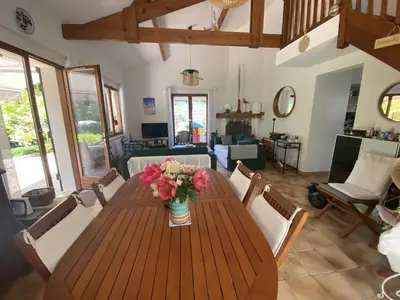 Coin salon dans l'établissement Villa au Pyla, Proximité Plage, Capacité 7 Pers. - FR-1-474-42
