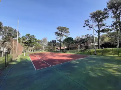 Tennis ou squash au sein de la maison de vacances ou à proximité