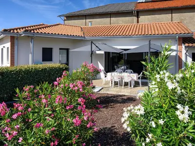Jardin de l'établissement Maison moderne près plage Aiguillon - 2 chambres, terrasse, jardin, parking - Calme et confort - FR-1-420-63