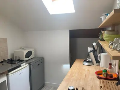 Cuisine ou kitchenette dans l'établissement Appartement 2/3 personnes à 10 minutes de Contis plage (Saint Julien en Born)