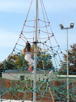 Aire de jeux pour enfants de l'établissement Bungalow confort Gastes + Piscine