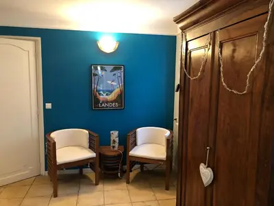 Coin salon dans l'établissement Les Chênes