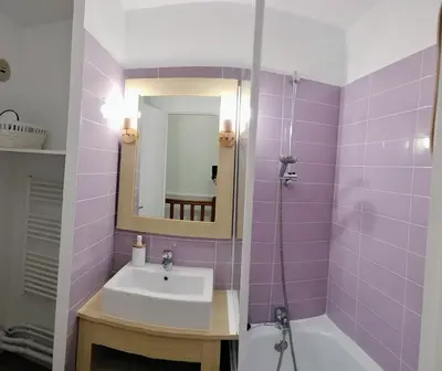 Salle de bains dans l'établissement La bulle de Lily