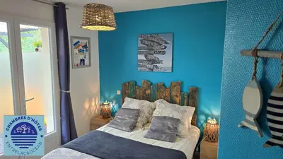 Un ou plusieurs lits dans un hébergement de l'établissement EntreLac&Océan2 - Chambre d'hôtes-Entrée et Terrasse privée - cyclotouristes et motards bienvenus