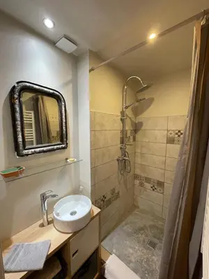 Salle de bains dans l'établissement Duplex à Samadet