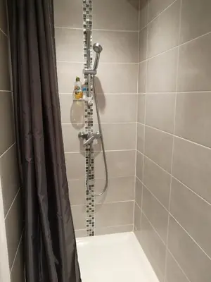 Salle de bains dans l'établissement Villa Fleur des Pins 14 personnes 3 étoiles Bassin Arcachon