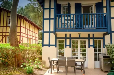 Balcon ou terrasse dans l'établissement Cottage 40 **** Beach Golf Surf à pieds