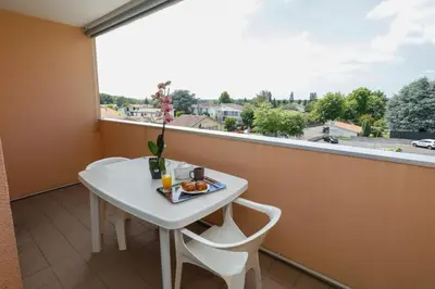 Balcon ou terrasse dans l'établissement LES TERRASSES DE BORDA***