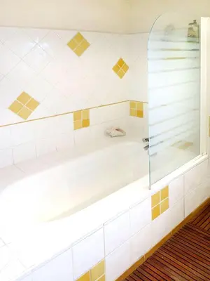 Salle de bains dans l'établissement Villa charmante à Saint-Vincent-de-Paul avec piscine privée