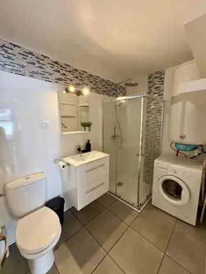 Salle de bains dans l'établissement Studio entre lac et océan à Hossegor