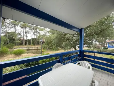 Balcon ou terrasse dans l'établissement T2 Mezzanine pour 4 pers. avec Piscine à Soustons - FR-1-379-110