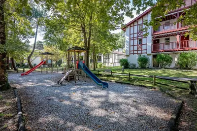 Aire de jeux pour enfants de l'établissement Résidence Pierre & Vacances Le Domaine de Gascogne