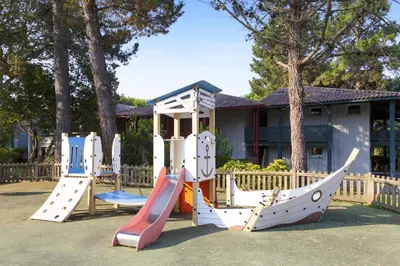 Aire de jeux pour enfants de l'établissement Village Pierre & Vacances Moliets