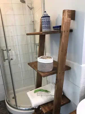 Salle de bains dans l'établissement AUX ROSIERS