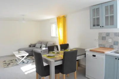Cuisine ou kitchenette dans l'établissement VILLA FLEUR DES PINS - 2 CHAMBRES - 3 étoiles BANC D ARGUIN