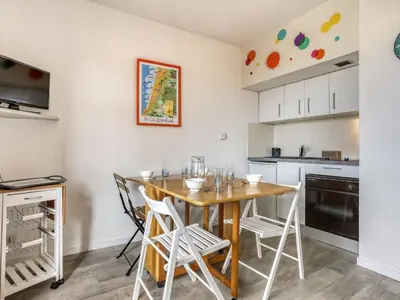 Cuisine ou kitchenette dans l'établissement Apartment Trinquart-6 by Interhome