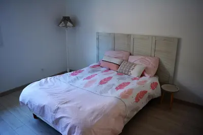 Un ou plusieurs lits dans un hébergement de l'établissement Villa Fleur des Pins 2 personnes Dune du Pyla