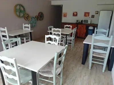 Restaurant ou autre lieu de restauration dans l'établissement La maison de pescate