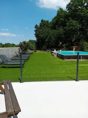 Piscine de l'établissement La maison de pescate ou située à proximité