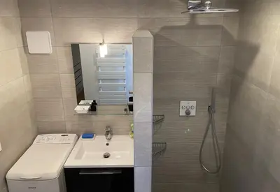 Salle de bains dans l'établissement Lénoka