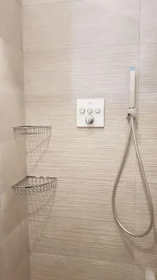 Salle de bains dans l'établissement Lénoka