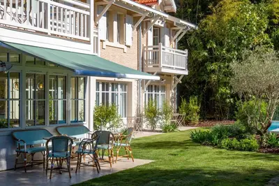 Jardin de l'établissement La Villa du Moulleau