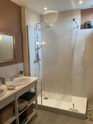 Salle de bains dans l'établissement Entre Pays Basque et Béarn