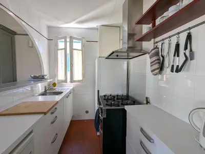 Cuisine ou kitchenette dans l'établissement Villa rénovée Pyla S/Mer: 4 chambres, jardin, terrasse, cuisine d'été, proche Dune du Pilat, parkings - FR-1-420-81