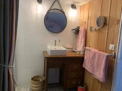 Salle de bains dans l'établissement La Croix Blanche
