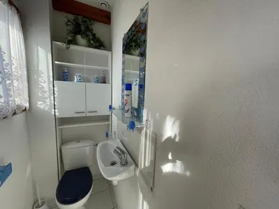 Salle de bains dans l'établissement Maison calme avec piscine, 3 chambres, Capbreton - FR-1-413-114