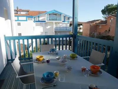 Balcon ou terrasse dans l'établissement Appartement lumineux 3 chambres à 400m des plages avec parking et WIFI - FR-1-413-113