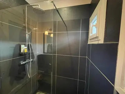 Salle de bains dans l'établissement Villa Landaise Rénovée Proche Plages - Jardin et Terrasse Privatifs - FR-1-413-80